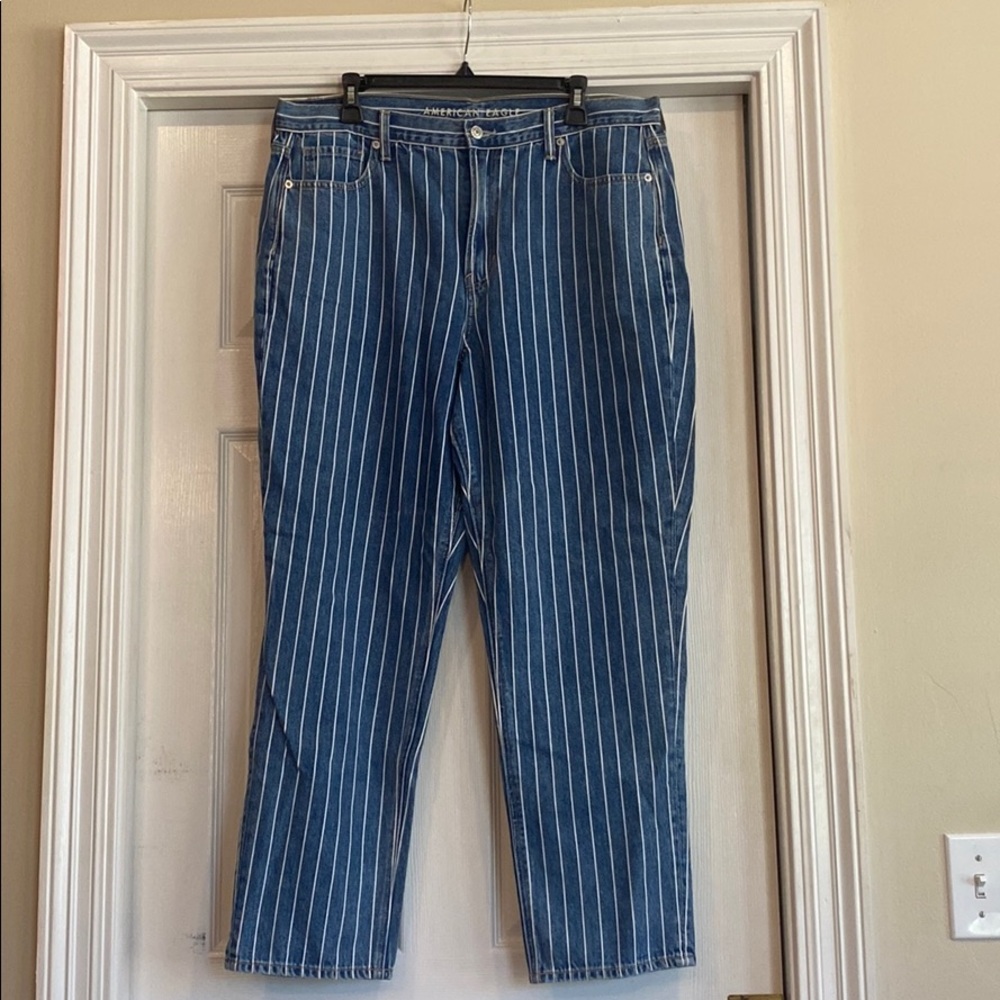 American Eagle Mom Jeans